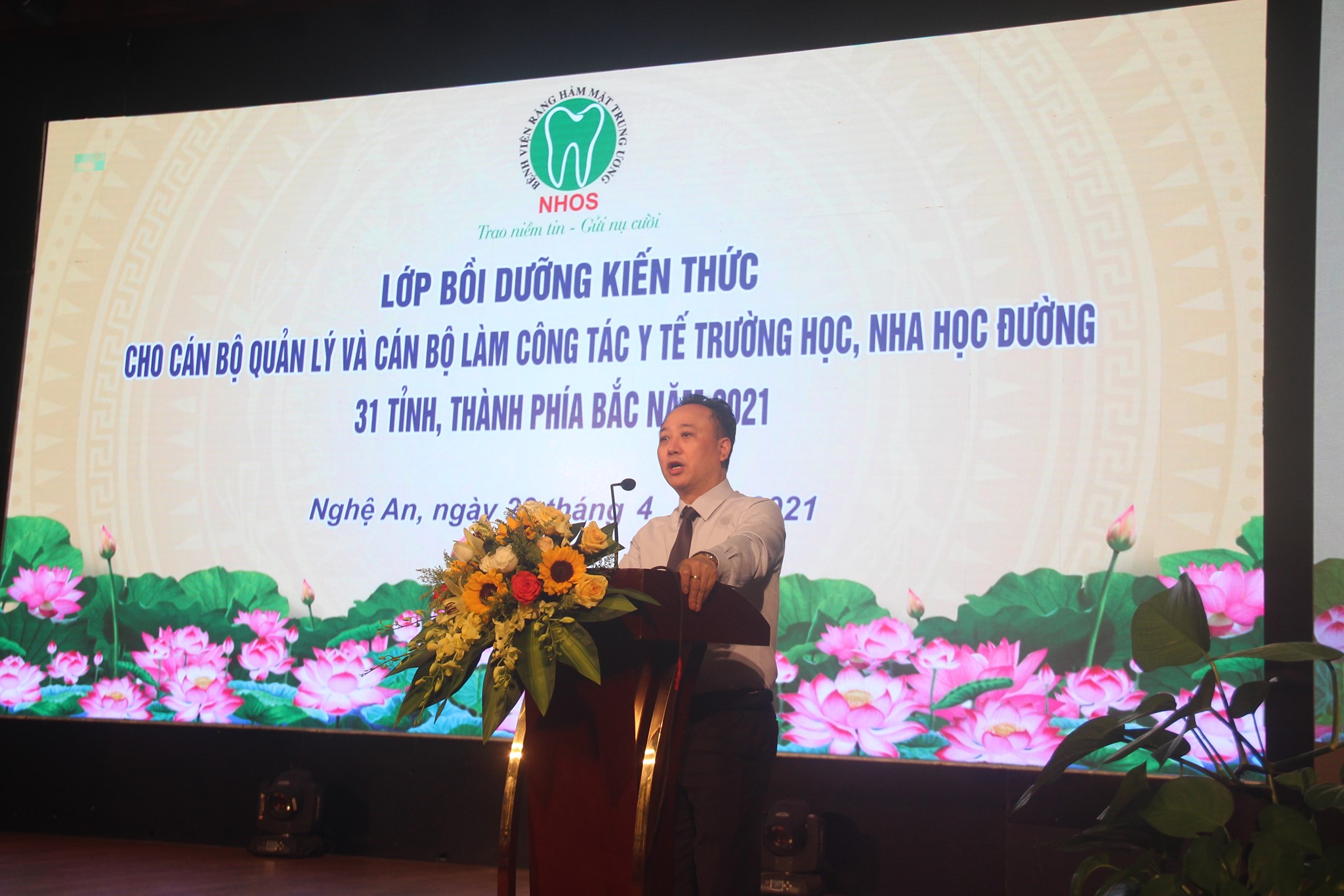 BỒI DƯỠNG KIẾN THỨC CHO CÁN BỘ QUẢN LÝ VÀ CÁN BỘ LÀM CÔNG TÁC Y TẾ TRƯỜNG HỌC, NHA HỌC ĐƯỜNG 31 TỈNH THÀNH PHÍA BẮC NĂM 2021